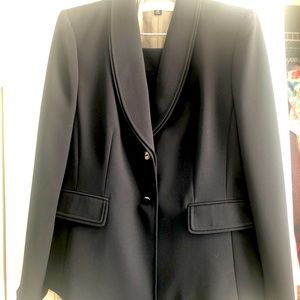 Tahari Arthur Levine pantsuit
